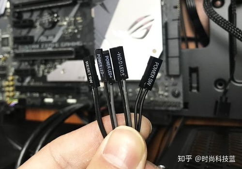 主板和机箱的螺丝 机箱模组化设计很独特 九州风神玄冰70机箱装机体验