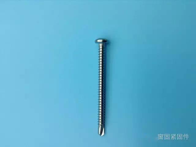 同样用自动打钉机打钉,为何窗固的如此稳定